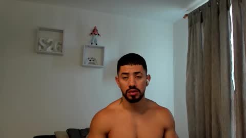 Ezzio Scolaro online show from 09/24/25, 02:20