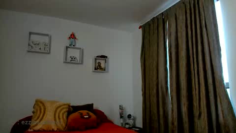 Snapshot of ezzio_scolaro chatting on 11/08/25, 12:05 Ezzio Scolaro online show from 11/08/25, 12:05