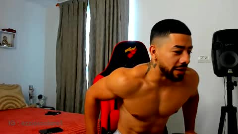 Snapshot of ezzio_scolaro chatting on 11/11/25, 12:05 Ezzio Scolaro online show from 11/11/25, 12:05