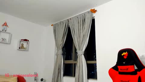 Snapshot of ezzio_scolaro chatting on 12/04/25, 12:53 Ezzio Scolaro online show from 12/04/25, 12:53