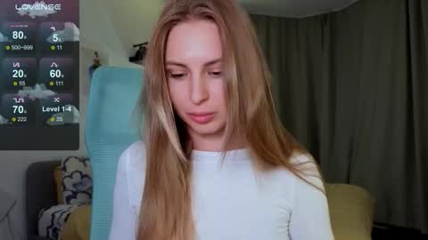 Snapshot of f1oraa chatting on 11/09/25, 01:53 if you dont have fansly account yet use this link to registration online show from 11/09/25, 01:53