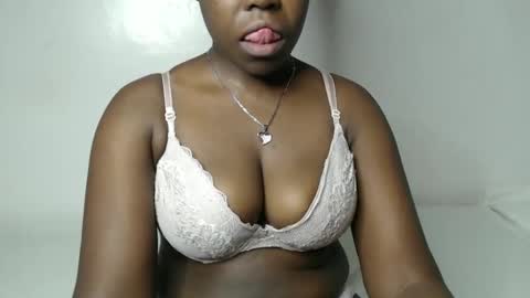 Snapshot of fabbie01 chatting on 10/22/25, 09:20 Miss Fabby online show from 10/22/25, 09:20