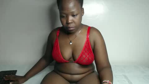 Snapshot of fabbie01 chatting on 12/03/25, 05:44 Miss Fabby online show from 12/03/25, 05:44