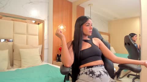  Fabi  online show from 02/04/25, 10:02