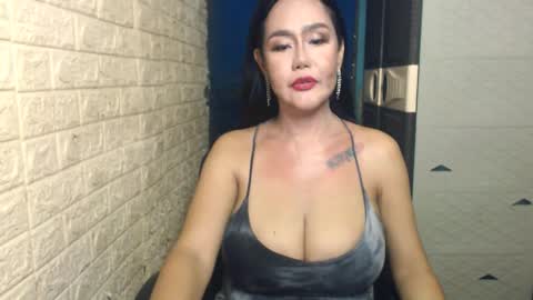 Snapshot of face_value chatting on 10/26/25, 12:44 Anitha online show from 10/26/25, 12:44