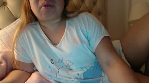 Snapshot of facecum01 chatting on 04/14/26, 06:30 facecum01 online show from 04/14/26, 06:30
