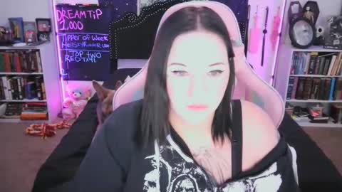 Snapshot of faeofmyth chatting on 11/03/25, 09:59 faeofmyth online show from 11/03/25, 09:59