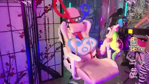Fae and Cheta online show from 07/06/26, 10:45