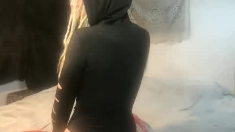 Snapshot of faexoxoxo chatting on 10/28/25, 07:12 Fae online show from 10/28/25, 07:12