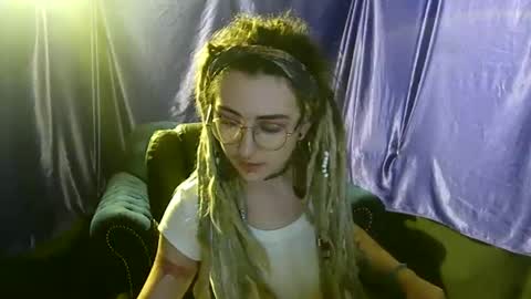 Snapshot of faexoxoxo chatting on 11/08/25, 10:48 Fae online show from 11/08/25, 10:48