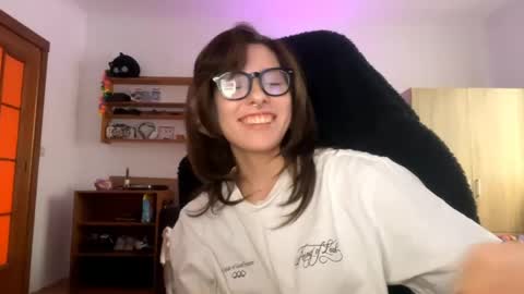 Snapshot of faintpeach chatting on 04/13/26, 02:22 Loly online show from 04/13/26, 02:22