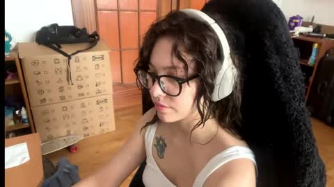 Snapshot of faintpeach chatting on 06/03/26, 06:38 Loly online show from 06/03/26, 06:38