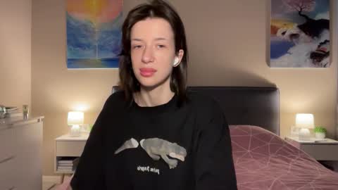 Snapshot of fairy_bloomix chatting on 10/08/25, 05:49 Bloom online show from 10/08/25, 05:49