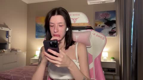 Snapshot of fairy_bloomix chatting on 10/17/25, 09:34 Bloom online show from 10/17/25, 09:34