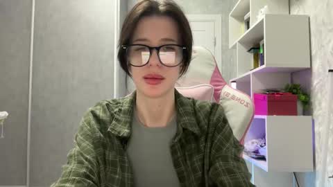 Bloom  online show from 12/15/25, 07:40