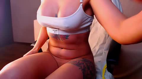 Elli  online show from 02/25/25, 08:30