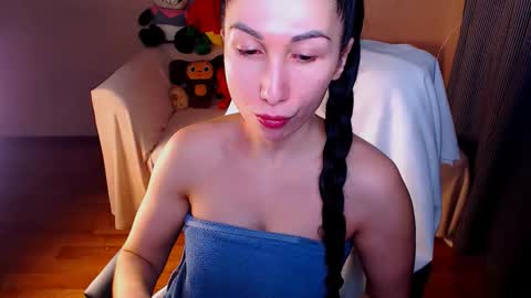 Elli  online show from 09/24/25, 04:54