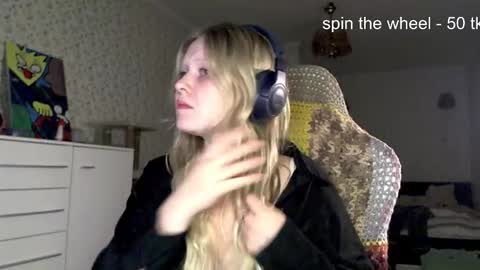 Snapshot of fairydreams_ chatting on 09/26/25, 06:56 Arisha online show from 09/26/25, 06:56