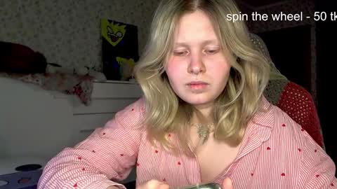 Snapshot of fairydreams_ chatting on 10/22/25, 08:19 Arisha online show from 10/22/25, 08:19