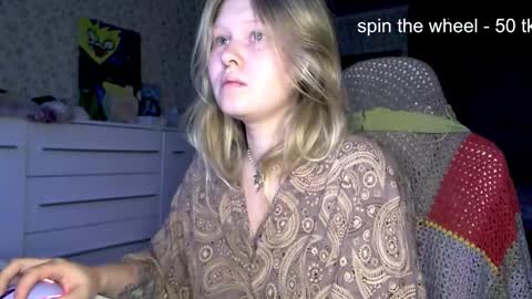 Snapshot of fairydreams_ chatting on 10/23/25, 02:27 Arisha online show from 10/23/25, 02:27