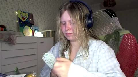 Snapshot of fairydreams_ chatting on 10/31/25, 10:22 Arisha online show from 10/31/25, 10:22