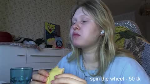 Snapshot of fairydreams_ chatting on 11/18/25, 10:20 Arisha online show from 11/18/25, 10:20