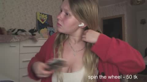 Snapshot of fairydreams_ chatting on 11/21/25, 03:54 Arisha online show from 11/21/25, 03:54