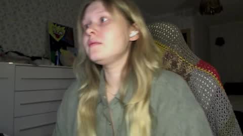 Snapshot of fairydreams_ chatting on 11/27/25, 02:52 Arisha online show from 11/27/25, 02:52