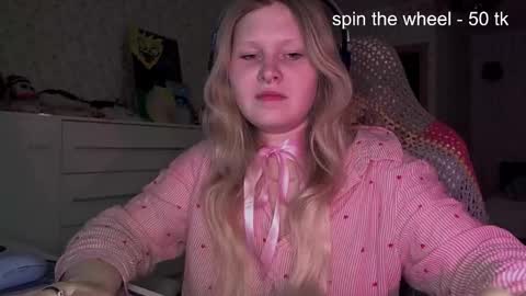 Snapshot of fairydreams_ chatting on 11/28/25, 10:01 Arisha online show from 11/28/25, 10:01