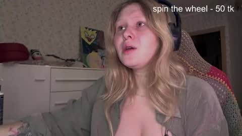 Snapshot of fairydreams_ chatting on 11/29/25, 02:20 Arisha online show from 11/29/25, 02:20