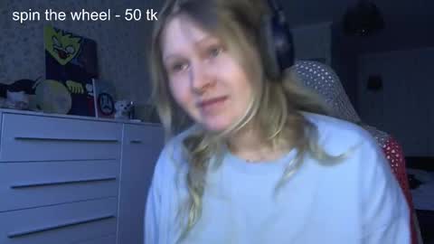 Snapshot of fairydreams_ chatting on 12/15/25, 11:47 Arisha online show from 12/15/25, 11:47