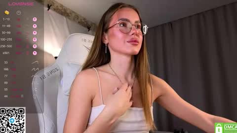 Snapshot of fairyfuckdust chatting on 10/05/25, 12:09 fairyfuckdust online show from 10/05/25, 12:09