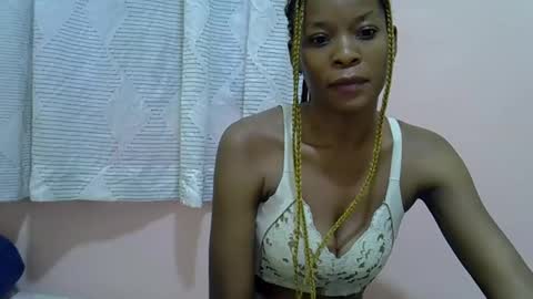faizah_ online show from 03/19/26, 09:19