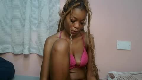 faizah_ online show from 05/23/26, 11:36