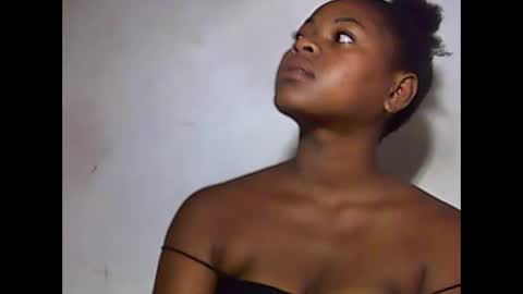 Snapshot of falielyse chatting on 09/14/25, 12:37 falielyse online show from 09/14/25, 12:37