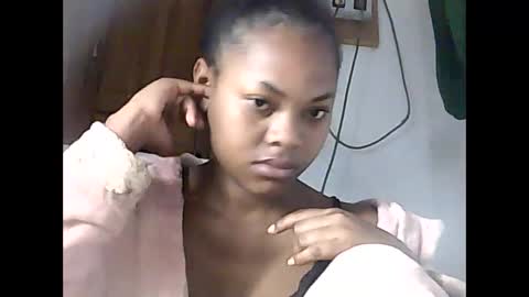 Snapshot of falielyse chatting on 09/20/25, 04:46 falielyse online show from 09/20/25, 04:46