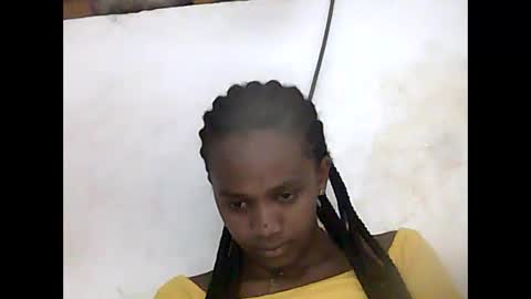 Snapshot of falielyse chatting on 10/13/25, 05:57 falielyse online show from 10/13/25, 05:57