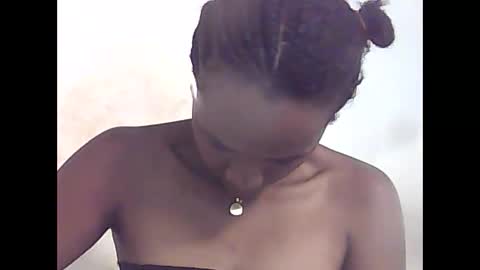 Snapshot of falielyse chatting on 10/15/25, 11:21 falielyse online show from 10/15/25, 11:21