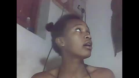 Snapshot of falielyse chatting on 10/21/25, 08:04 falielyse online show from 10/21/25, 08:04