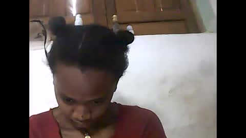 Snapshot of falielyse chatting on 10/23/25, 08:46 falielyse online show from 10/23/25, 08:46