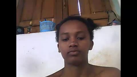 Snapshot of falielyse chatting on 10/25/25, 10:45 falielyse online show from 10/25/25, 10:45