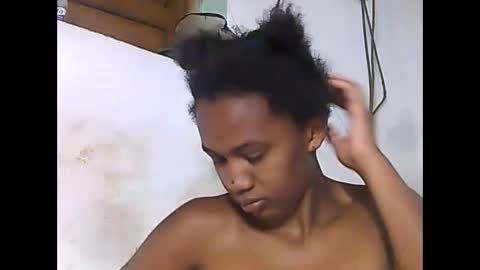 Snapshot of falielyse chatting on 10/26/25, 07:36 falielyse online show from 10/26/25, 07:36