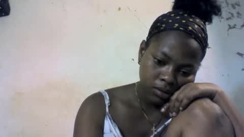 Snapshot of falielyse chatting on 11/14/25, 09:52 falielyse online show from 11/14/25, 09:52