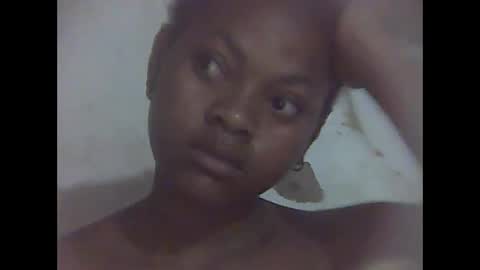 Snapshot of falielyse chatting on 11/17/25, 06:08 falielyse online show from 11/17/25, 06:08