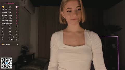 Emilia online show from 01/17/25, 04:28