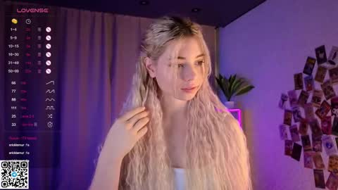 Emilia online show from 02/23/25, 04:17