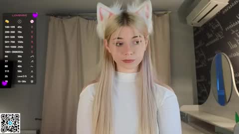 Emilia online show from 02/26/25, 04:14