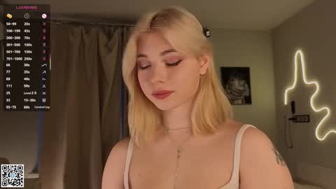 Emilia online show from 11/02/25, 04:26