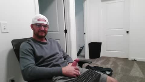 Snapshot of fallout76552 chatting on 10/25/25, 02:02 Daddy online show from 10/25/25, 02:02