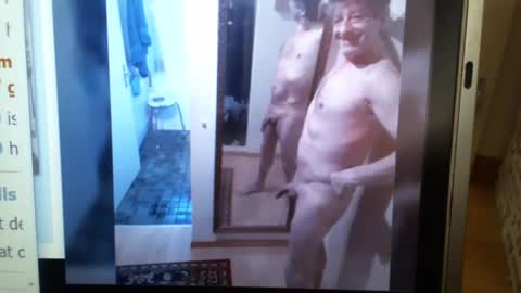 Snapshot of falushp chatting on 01/17/25, 10:33 falushp online show from 01/17/25, 10:33